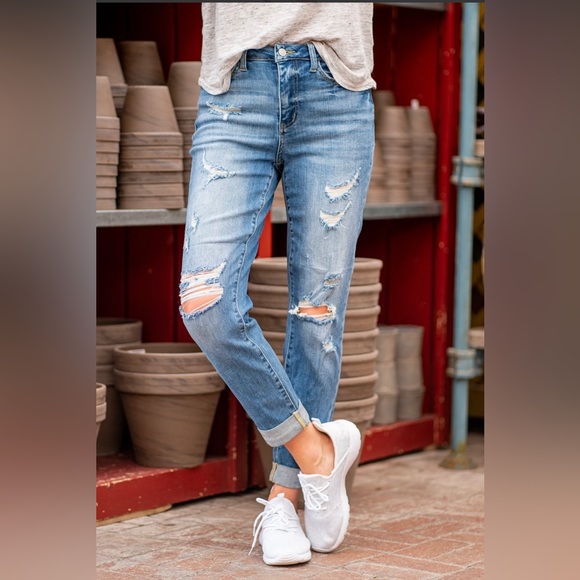 NWT JUDY BLUE High Rise Boyfriend Distressed Light Wash Jeans - Picture 5 of 16